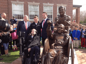 John Hancock Honors Team Hoyt with Boston Marathon Statue ...